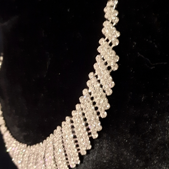 Gorgeous Rhinestone Statement Necklace Graduating Chevron - Picture 12 of 14